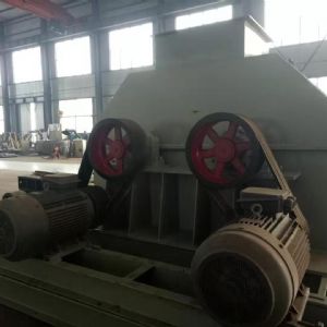 臥式粉碎機完工，準備發(fā)貨